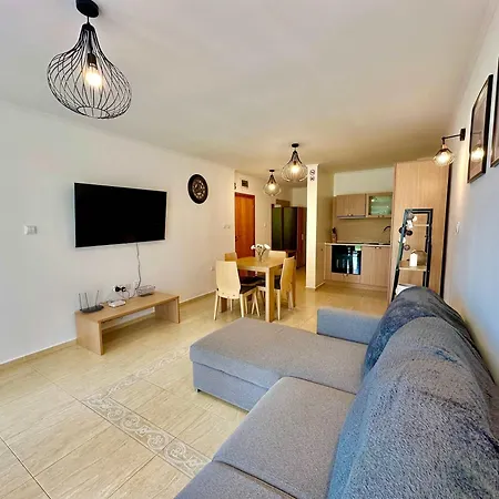 Apartamento Modern One-bedroom In Diamant By Menada *