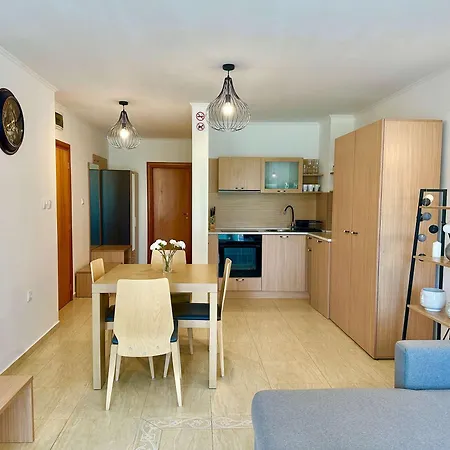 Modern One-bedroom In Diamant By Menada Apartamento