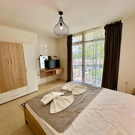 Modern One-bedroom In Diamant By Menada